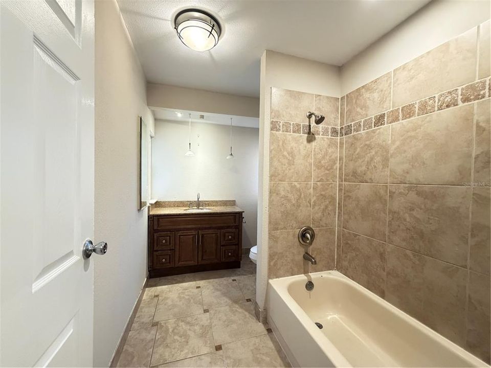 For Rent: $2,850 (3 beds, 2 baths, 1636 Square Feet)