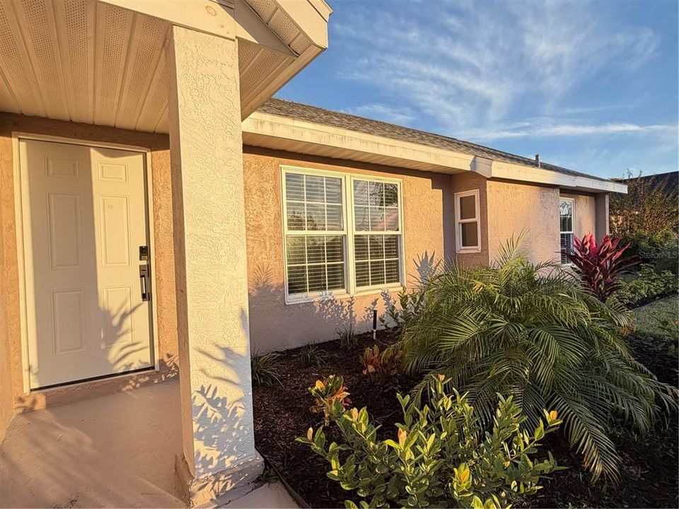 For Rent: $2,850 (3 beds, 2 baths, 1636 Square Feet)