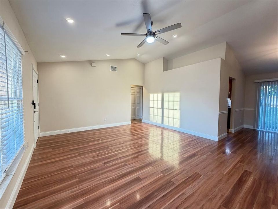 For Rent: $2,850 (3 beds, 2 baths, 1636 Square Feet)