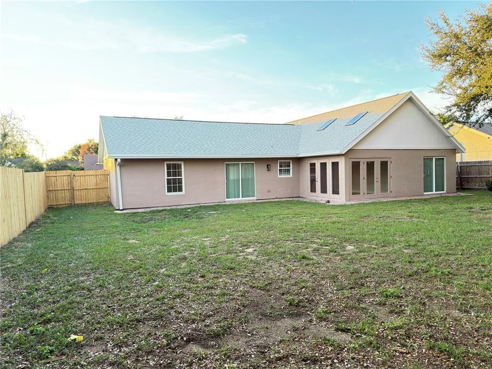 For Rent: $2,850 (3 beds, 2 baths, 1636 Square Feet)