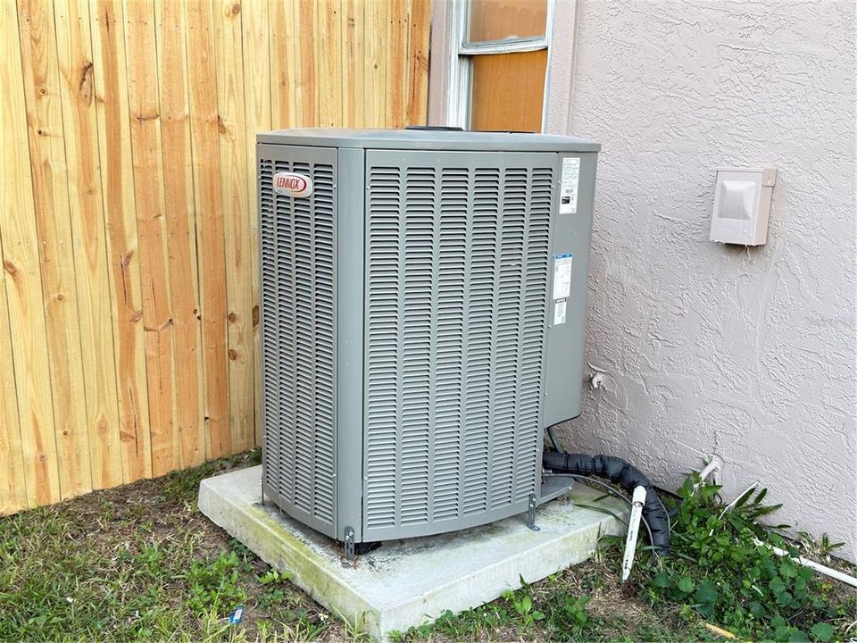 For Rent: $2,850 (3 beds, 2 baths, 1636 Square Feet)