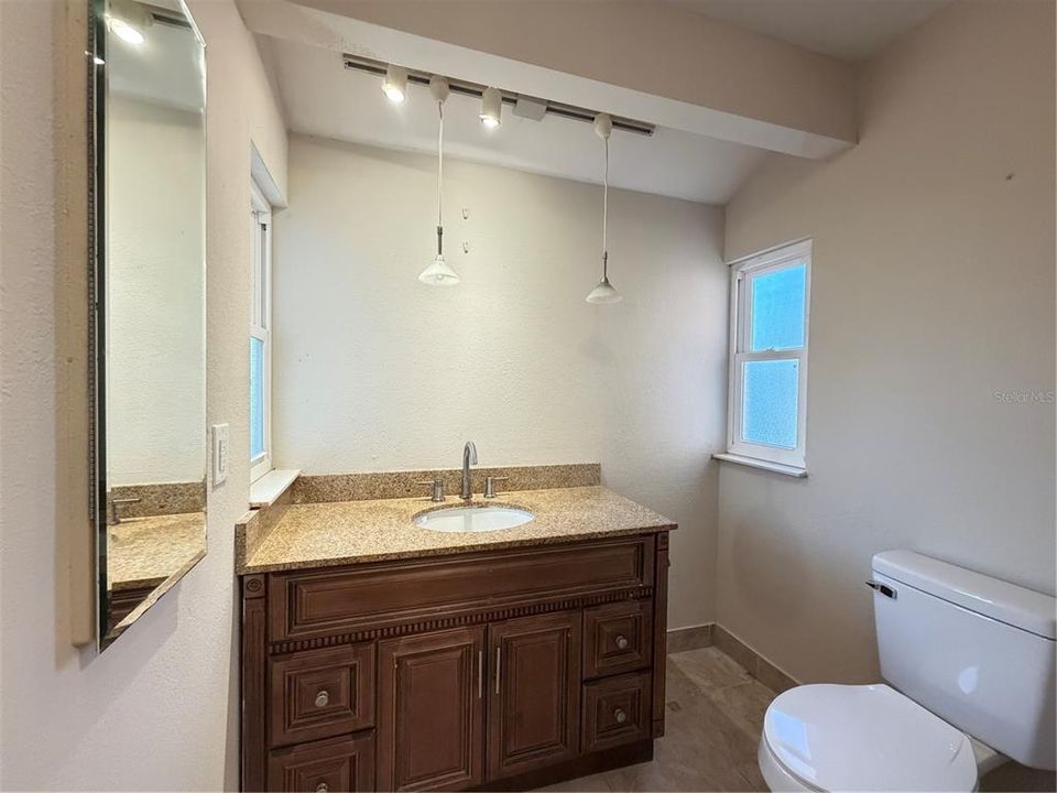 For Rent: $2,850 (3 beds, 2 baths, 1636 Square Feet)