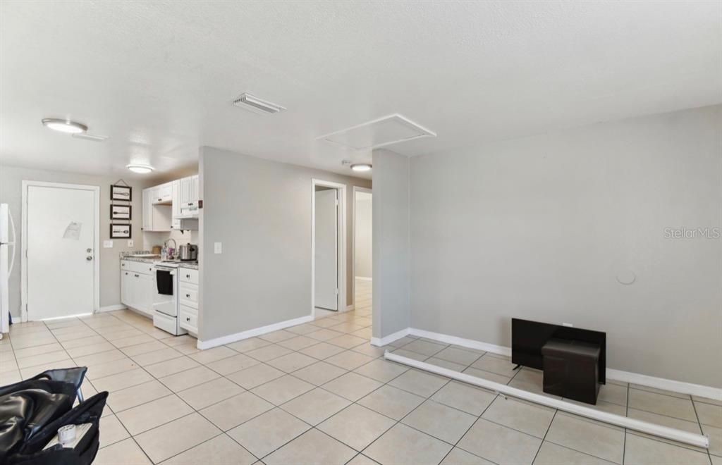 待售: $349,400 (4 贝兹, 0 浴室, 1404 平方英尺)