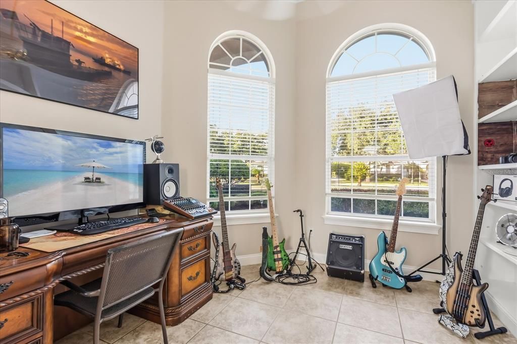 待售: $1,400,000 (4 贝兹, 5 浴室, 4262 平方英尺)