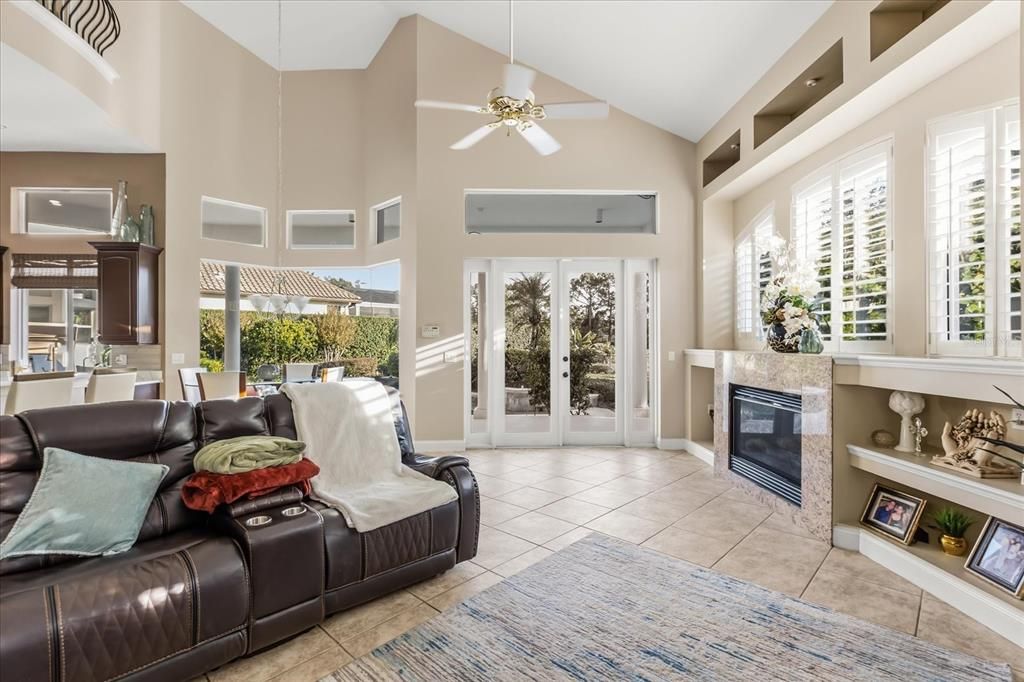 待售: $1,400,000 (4 贝兹, 5 浴室, 4262 平方英尺)