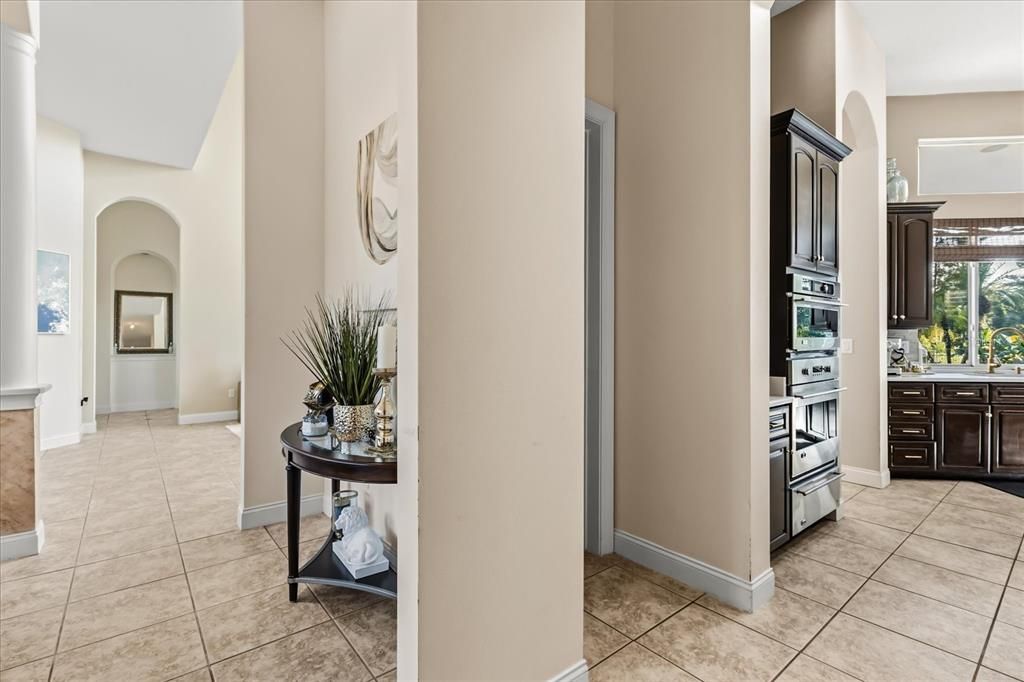 待售: $1,400,000 (4 贝兹, 5 浴室, 4262 平方英尺)