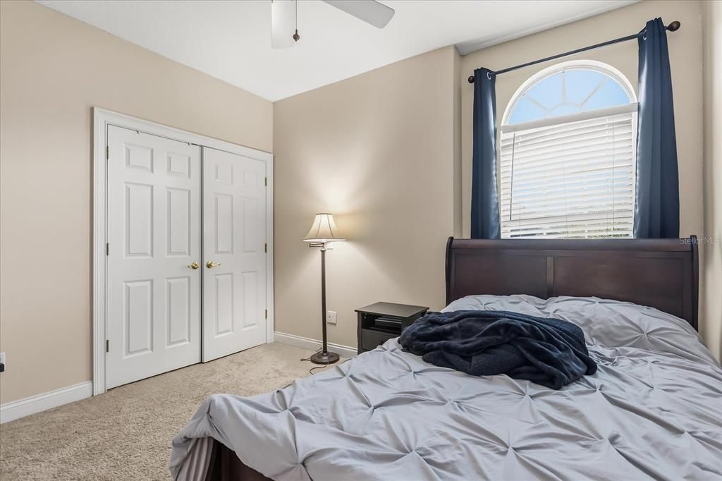 待售: $1,400,000 (4 贝兹, 5 浴室, 4262 平方英尺)