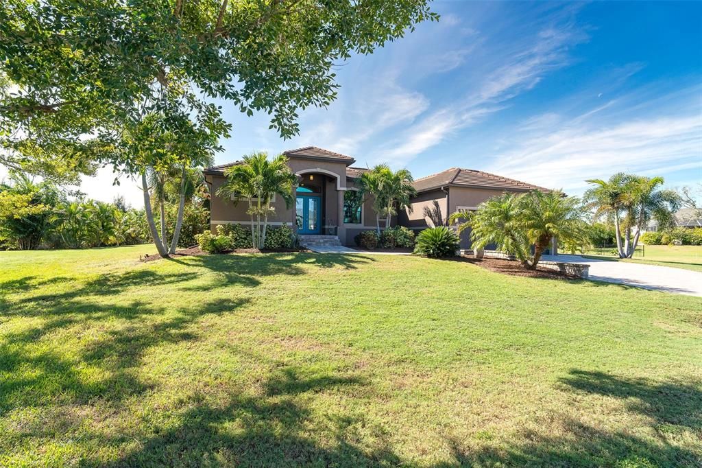 For Sale: $923,000 (3 beds, 2 baths, 2093 Square Feet)