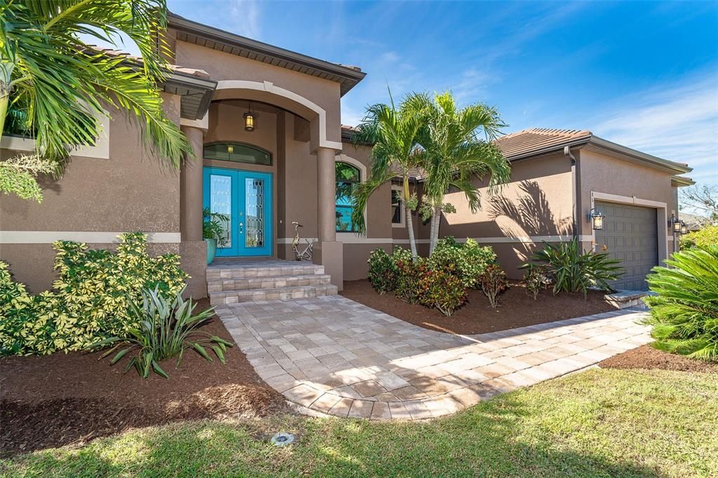 For Sale: $923,000 (3 beds, 2 baths, 2093 Square Feet)