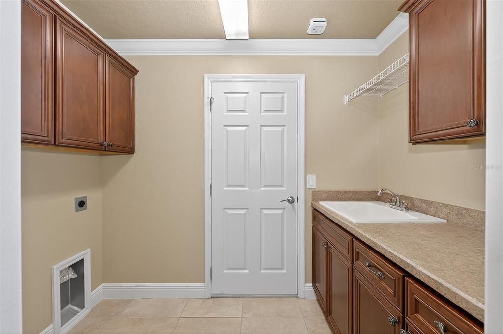 For Sale: $625,000 (3 beds, 2 baths, 2485 Square Feet)