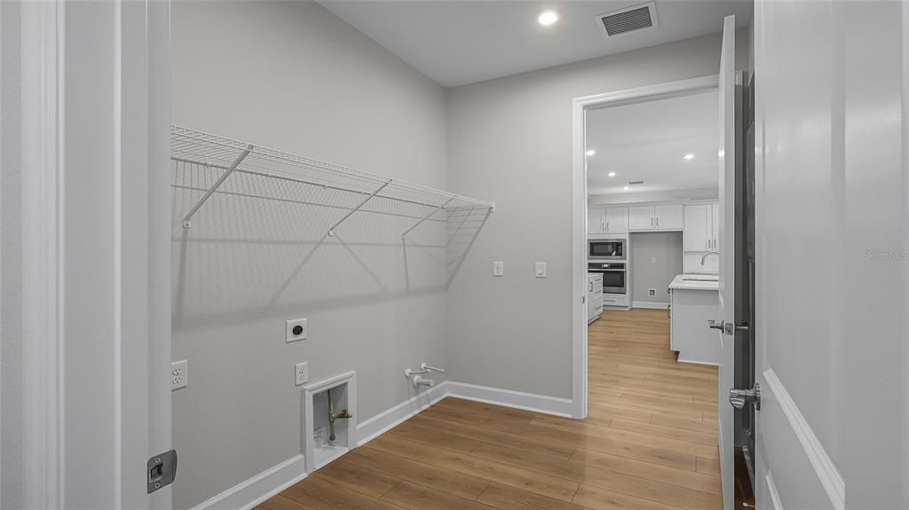 待售: $674,990 (3 贝兹, 3 浴室, 2490 平方英尺)