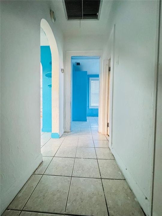 For Sale: $195,000 (2 beds, 1 baths, 780 Square Feet)