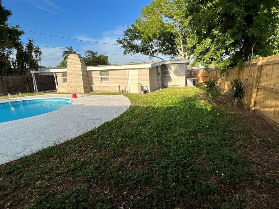 For Sale: $369,500 (3 beds, 1 baths, 1389 Square Feet)