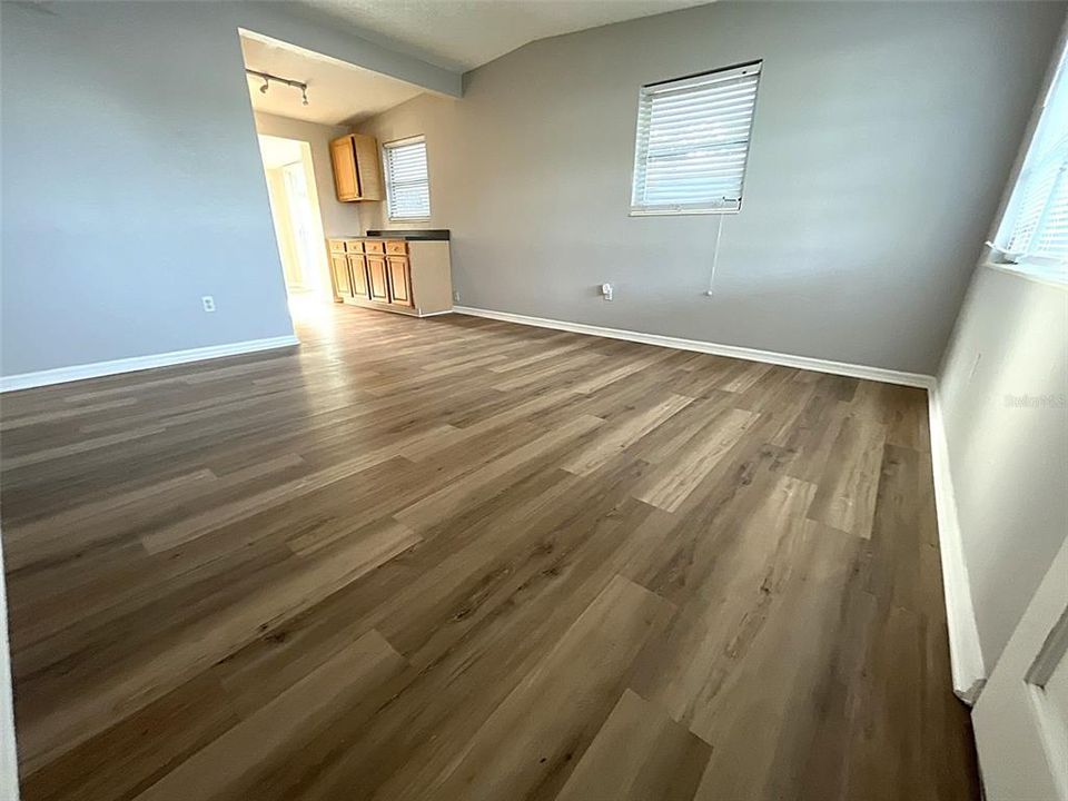 For Sale: $369,500 (3 beds, 1 baths, 1389 Square Feet)