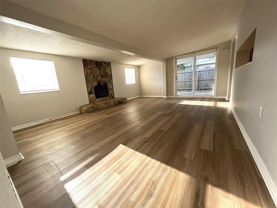 For Sale: $369,500 (3 beds, 1 baths, 1389 Square Feet)