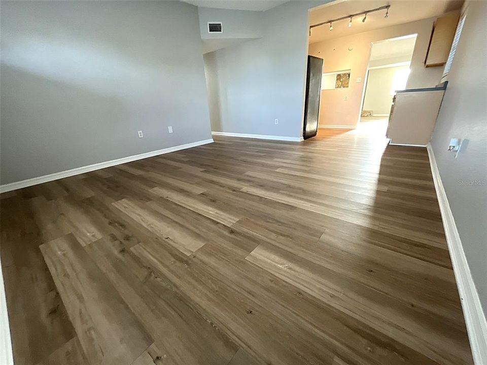 For Sale: $369,500 (3 beds, 1 baths, 1389 Square Feet)