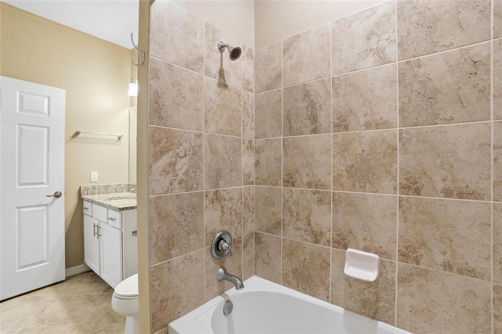 En Venta: $239,000 (2 camas, 2 baños, 1194 Pies cuadrados)