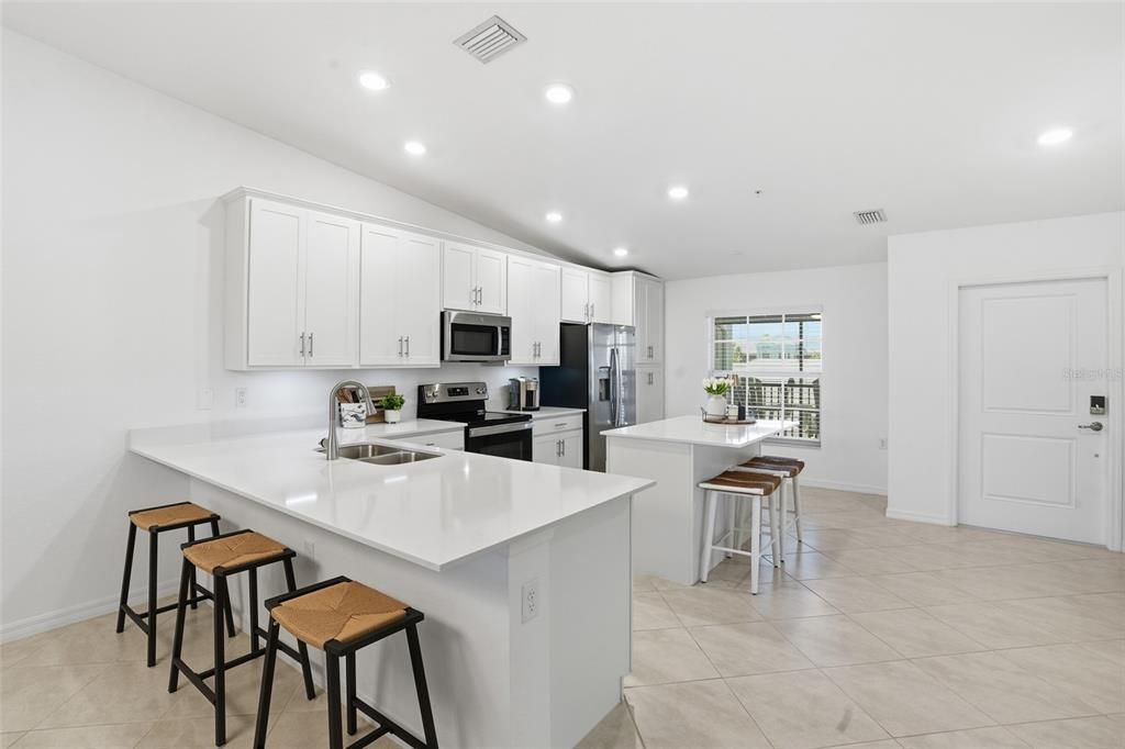 待售: $359,900 (2 贝兹, 2 浴室, 1655 平方英尺)