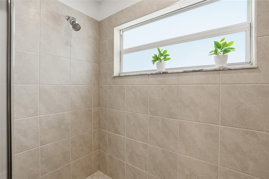 待售: $359,900 (2 贝兹, 2 浴室, 1655 平方英尺)