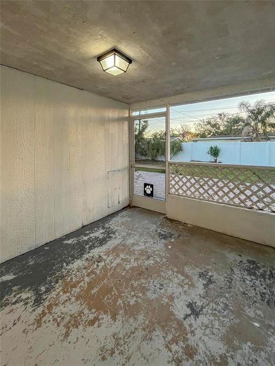 For Rent: $1,550 (2 beds, 1 baths, 702 Square Feet)