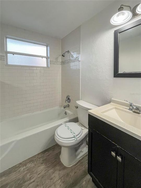 For Rent: $1,550 (2 beds, 1 baths, 702 Square Feet)