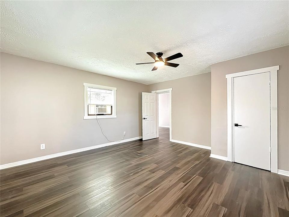 En Venta: $460,000 (4 camas, 2 baños, 1713 Pies cuadrados)