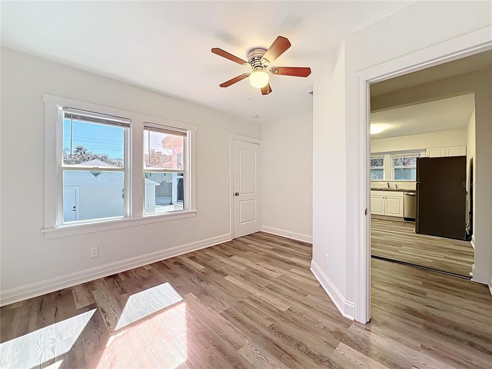 En Venta: $460,000 (4 camas, 2 baños, 1713 Pies cuadrados)