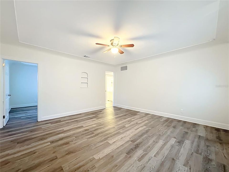 En Venta: $460,000 (4 camas, 2 baños, 1713 Pies cuadrados)