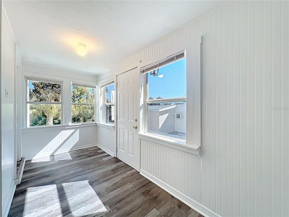 En Venta: $460,000 (4 camas, 2 baños, 1713 Pies cuadrados)