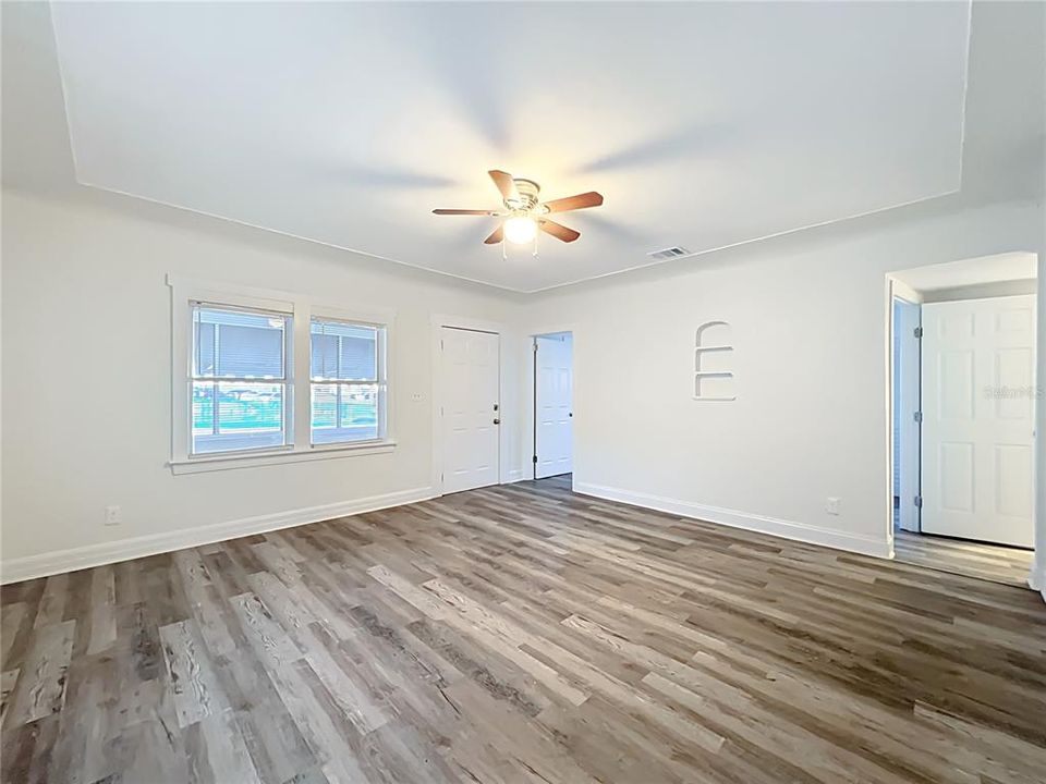 En Venta: $460,000 (4 camas, 2 baños, 1713 Pies cuadrados)