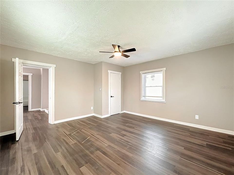 En Venta: $460,000 (4 camas, 2 baños, 1713 Pies cuadrados)