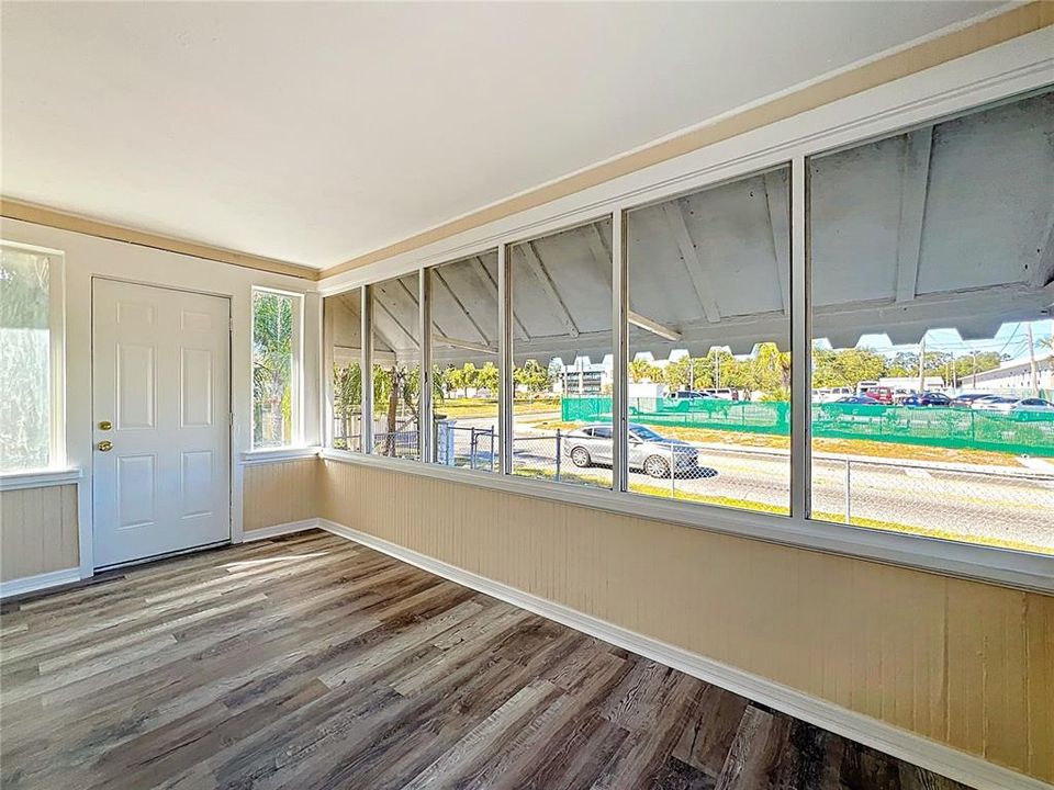 En Venta: $460,000 (4 camas, 2 baños, 1713 Pies cuadrados)