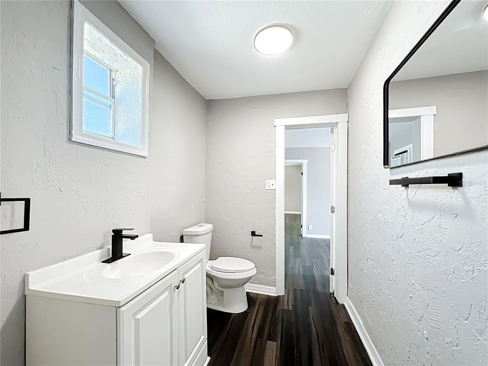 En Venta: $460,000 (4 camas, 2 baños, 1713 Pies cuadrados)