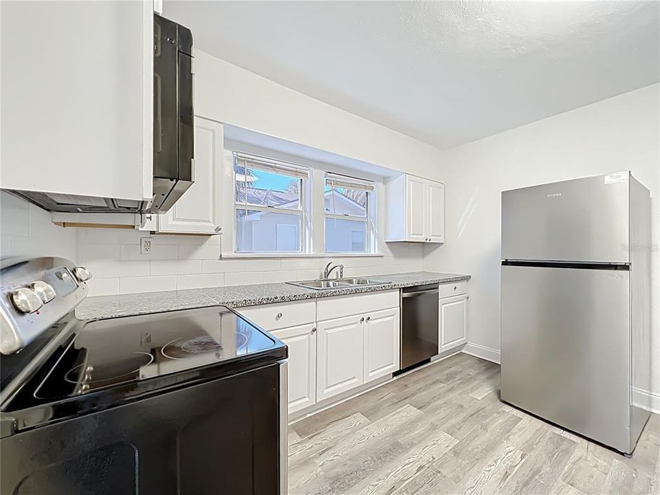 En Venta: $460,000 (4 camas, 2 baños, 1713 Pies cuadrados)