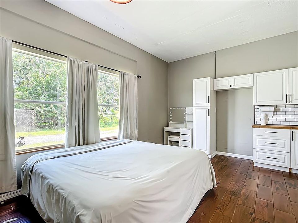 Active With Contract: $775,000 (3 beds, 2 baths, 2860 Square Feet)