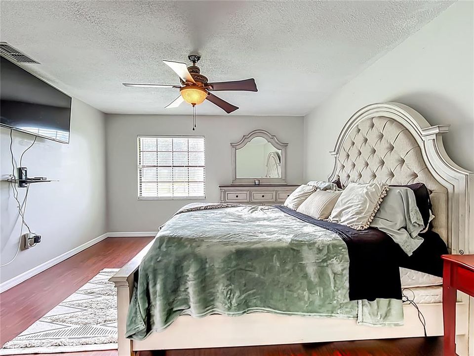 Active With Contract: $775,000 (3 beds, 2 baths, 2860 Square Feet)