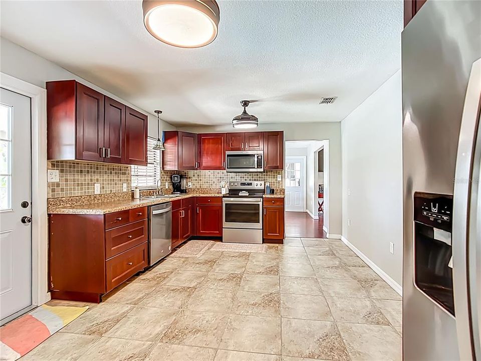 Active With Contract: $775,000 (3 beds, 2 baths, 2860 Square Feet)