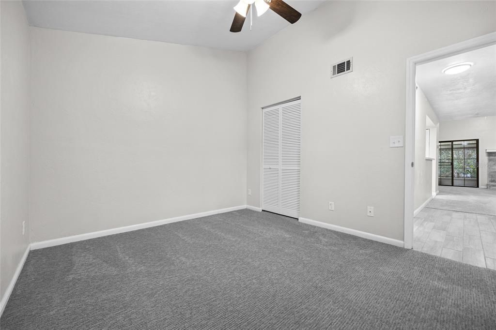 For Sale: $229,000 (2 beds, 2 baths, 1111 Square Feet)