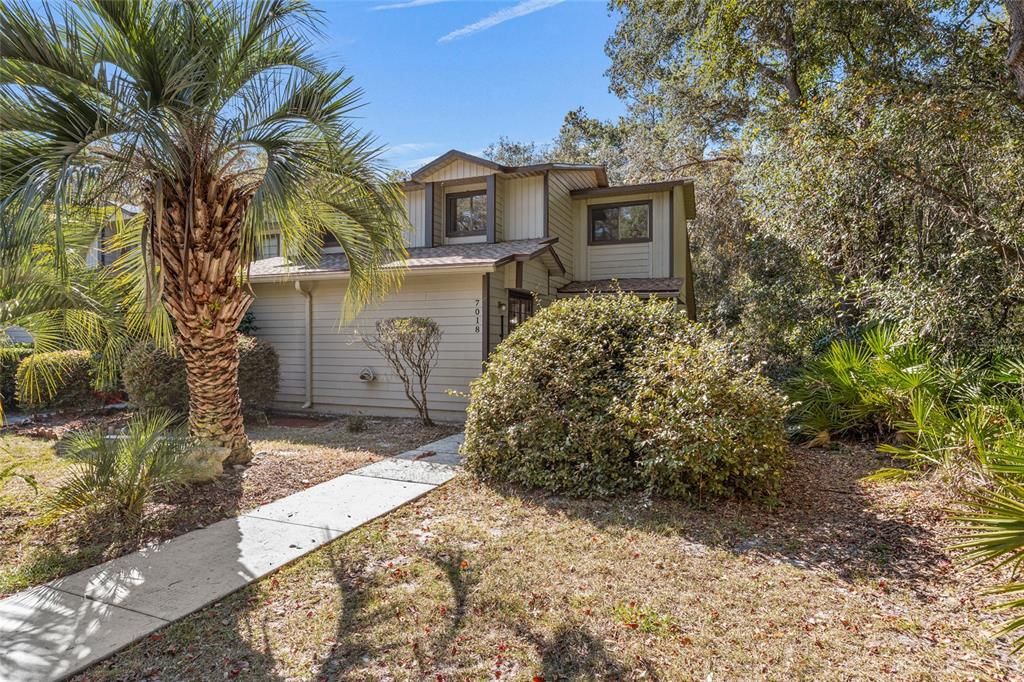 For Sale: $229,000 (2 beds, 2 baths, 1111 Square Feet)