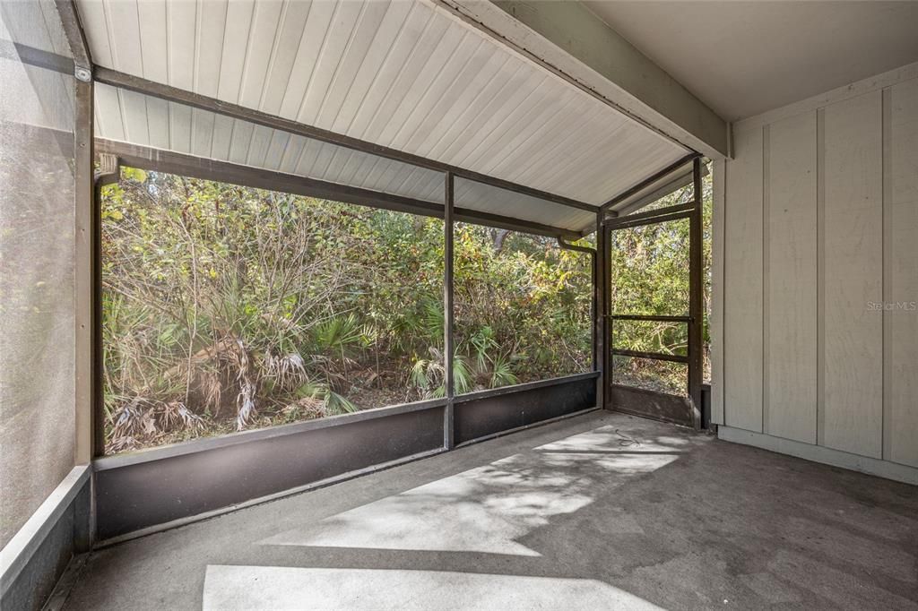 For Sale: $229,000 (2 beds, 2 baths, 1111 Square Feet)