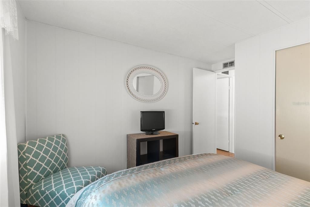 待售: $144,900 (2 贝兹, 2 浴室, 960 平方英尺)