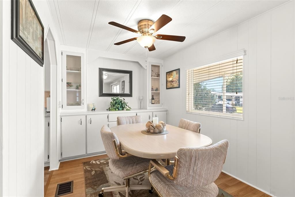 待售: $144,900 (2 贝兹, 2 浴室, 960 平方英尺)