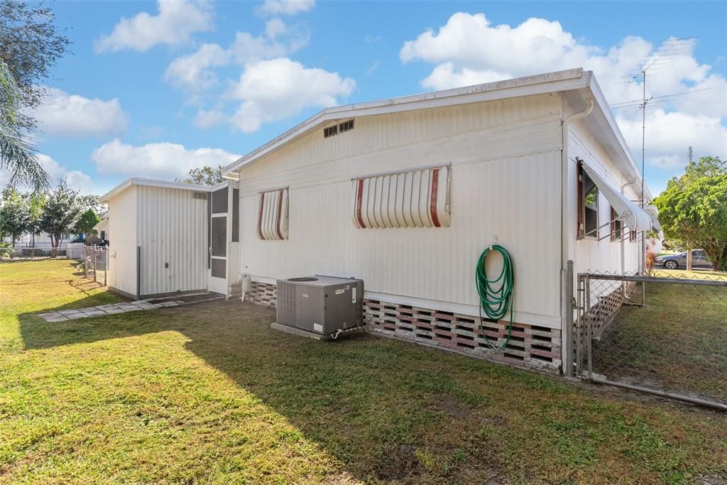 待售: $144,900 (2 贝兹, 2 浴室, 960 平方英尺)