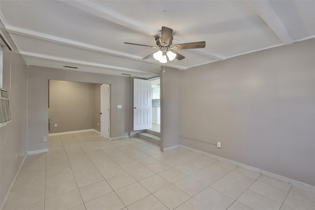 В аренду: $2,100 (3 спален, 2 ванн, 1100 Квадратных фут)