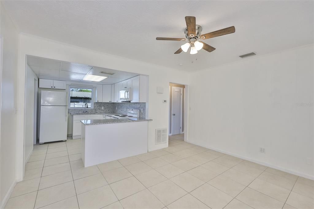 В аренду: $2,100 (3 спален, 2 ванн, 1100 Квадратных фут)