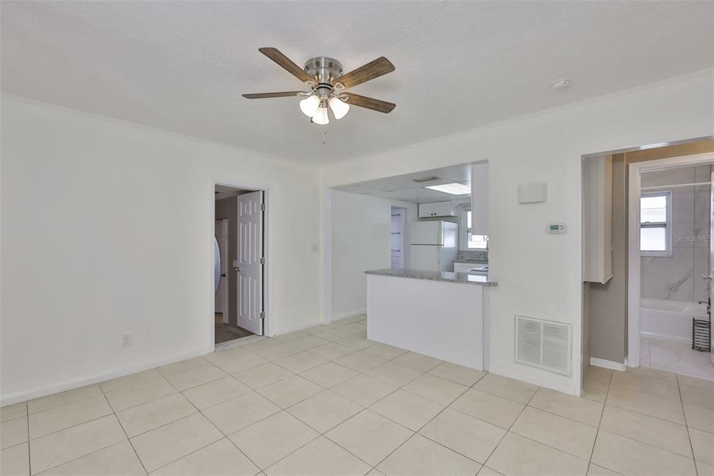 В аренду: $2,100 (3 спален, 2 ванн, 1100 Квадратных фут)