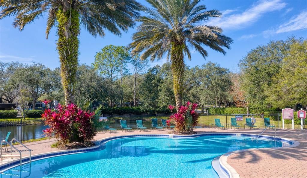 For Sale: $225,000 (2 beds, 2 baths, 962 Square Feet)