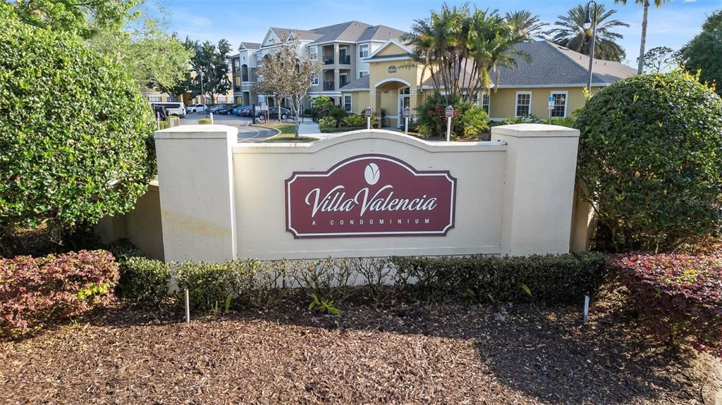 For Sale: $225,000 (2 beds, 2 baths, 962 Square Feet)