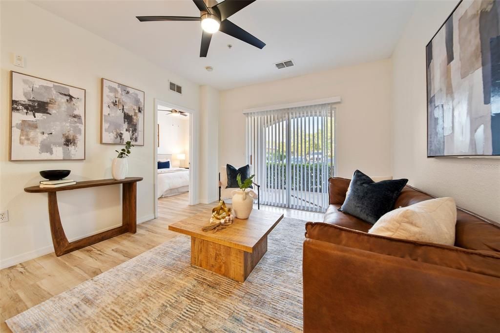 For Sale: $225,000 (2 beds, 2 baths, 962 Square Feet)