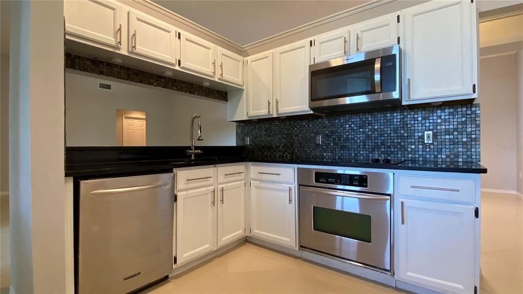 For Rent: $3,190 (4 beds, 3 baths, 2381 Square Feet)